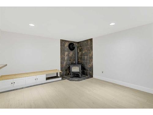 9615 109 Avenue, Grande Prairie, AB - Indoor With Fireplace