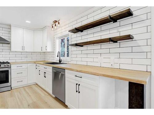 9615 109 Avenue, Grande Prairie, AB - Indoor Photo Showing Kitchen With Upgraded Kitchen