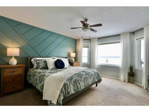 82356 Range Road 214, Rural Northern Sunrise County, AB - Indoor Photo Showing Bedroom