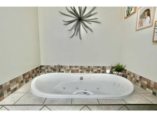 82356 Range Road 214, Rural Northern Sunrise County, AB - Indoor Photo Showing Bathroom