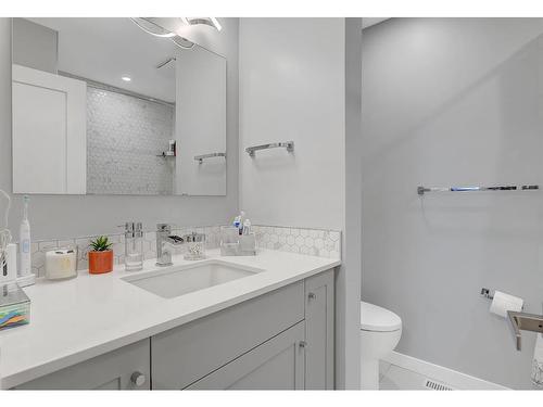 6918 99A Street, Grande Prairie, AB - Indoor Photo Showing Bathroom