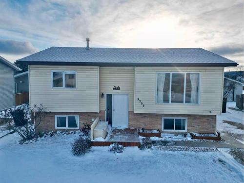 8209 102 Avenue, Peace River, AB - Outdoor