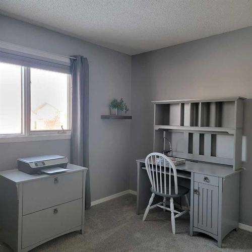 8209 102 Avenue, Peace River, AB - Indoor