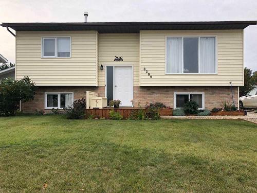 8209 102 Avenue, Peace River, AB - Outdoor