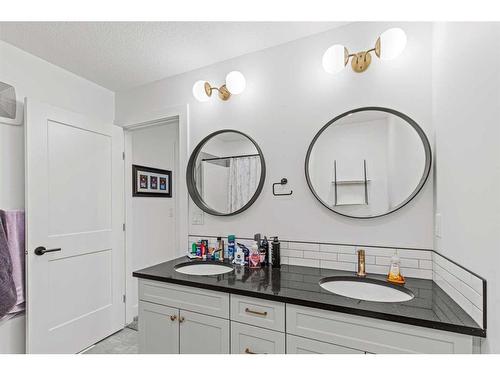 11922 79 Avenue, Grande Prairie, AB - Indoor Photo Showing Bathroom