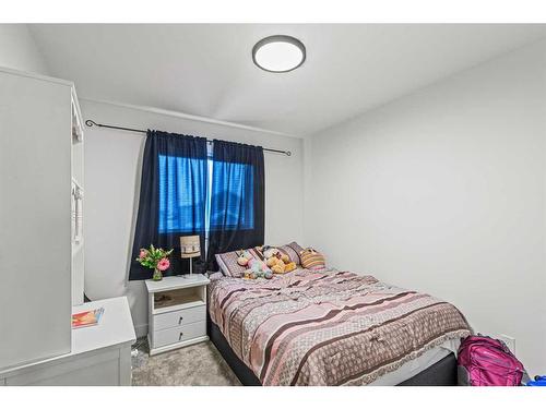 11922 79 Avenue, Grande Prairie, AB - Indoor Photo Showing Bedroom