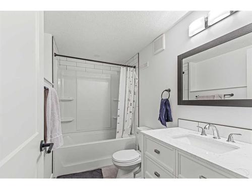 11922 79 Avenue, Grande Prairie, AB - Indoor Photo Showing Bathroom