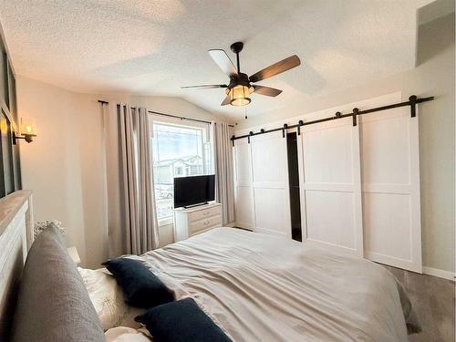 13002 93A Street, Grande Prairie, AB - Indoor Photo Showing Bedroom