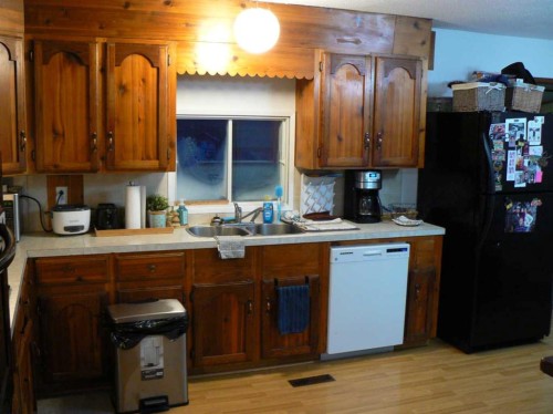 74504 172 Range, High Prairie, AB - Indoor Photo Showing Kitchen With Double Sink