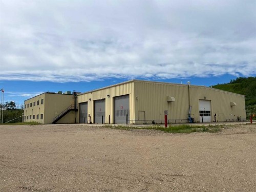 8610 87 Avenue, Peace River, AB 