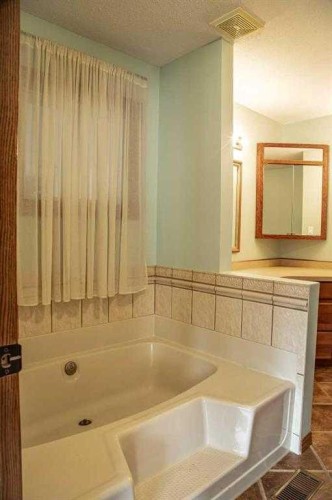 110101 Range Road 180, Rural Mackenzie County, AB - Indoor Photo Showing Bathroom