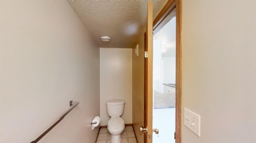 C-10029 105 Avenue, Grande Prairie, AB - Indoor Photo Showing Bathroom