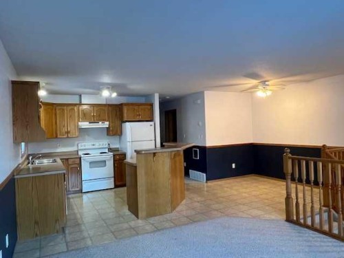 7A & 7B Pembina Road, Rainbow Lake, AB - Indoor Photo Showing Kitchen