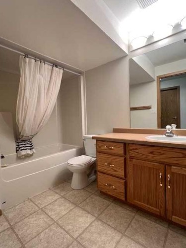 7A & 7B Pembina Road, Rainbow Lake, AB - Indoor Photo Showing Bathroom