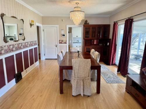 103 Centre Street, Mclennan, AB - Indoor