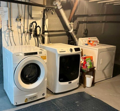 103 Centre Street, Mclennan, AB - Indoor Photo Showing Laundry Room