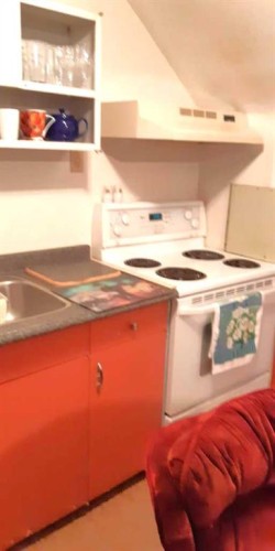 103 Centre Street, Mclennan, AB - Indoor