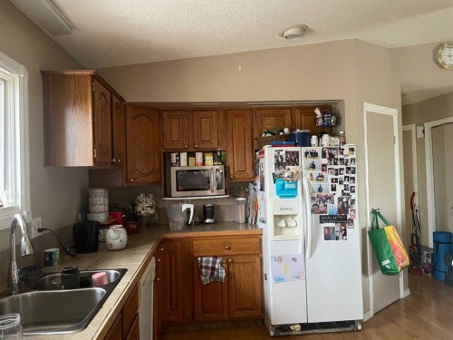 11500 112 Ave., Fairview, AB - Indoor Photo Showing Kitchen With Double Sink