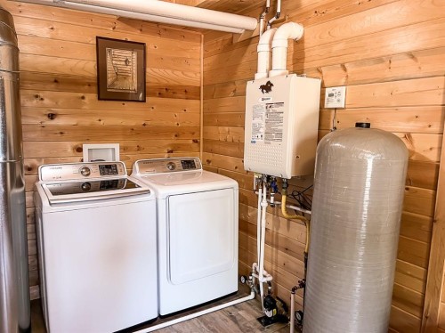 20133 Twp Rd 832, St. Isidore, AB - Indoor Photo Showing Laundry Room
