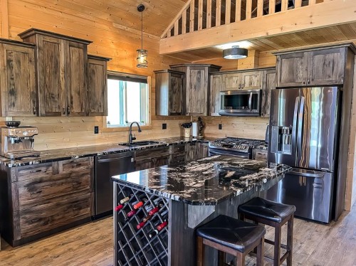 20133 Twp Rd 832, St. Isidore, AB - Indoor Photo Showing Kitchen