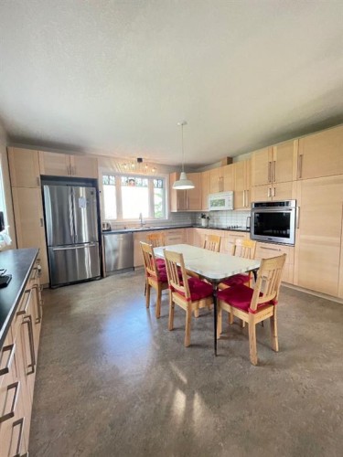 75 Peace River Avenue, Joussard, AB - Indoor