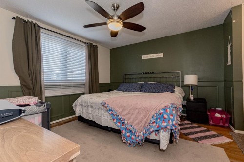 9227 107 Avenue, Grande Prairie, AB - Indoor Photo Showing Bedroom
