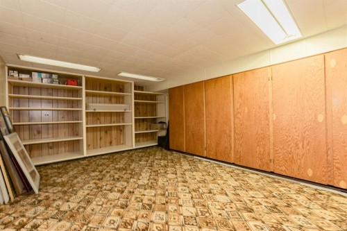 9227 107 Avenue, Grande Prairie, AB - Indoor Photo Showing Other Room