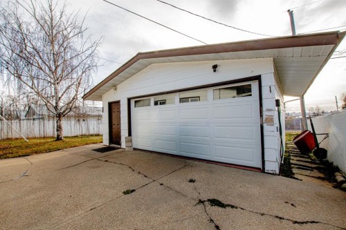 9227 107 Avenue, Grande Prairie, AB - Outdoor With Exterior