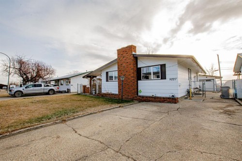 9227 107 Avenue, Grande Prairie, AB - Outdoor