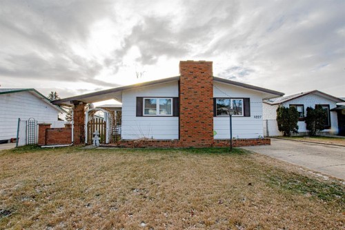 9227 107 Avenue, Grande Prairie, AB - Outdoor