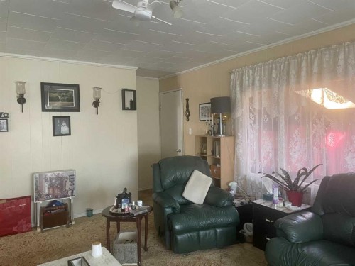 842048 Rge Rd 51, Rural Clear Hills County, AB - Indoor Photo Showing Living Room