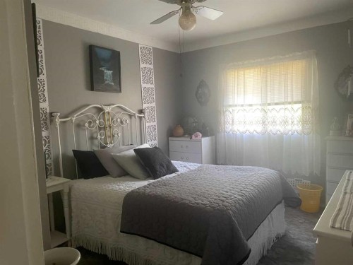 842048 Rge Rd 51, Rural Clear Hills County, AB - Indoor Photo Showing Bedroom