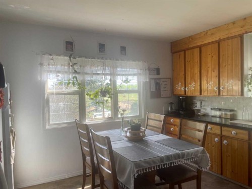 842048 Rge Rd 51, Rural Clear Hills County, AB - Indoor Photo Showing Dining Room