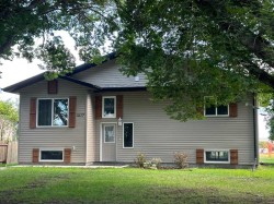 5117 55 Avenue  High Prairie, AB T0G 1E0