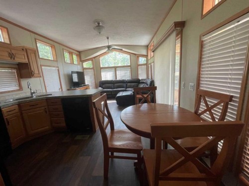 10 Tugate Drive, Rural Mackenzie County, AB - Indoor Photo Showing Dining Room