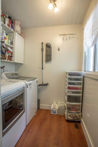 110035 Range Road 183, Rural Mackenzie County, AB - Indoor Photo Showing Laundry Room