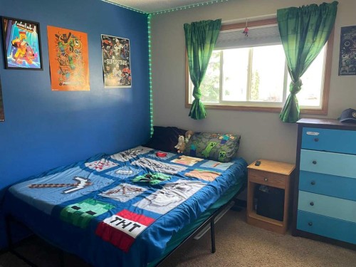 10605 107 Street Close, Fairview, AB - Indoor Photo Showing Bedroom