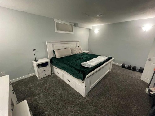 10605 107 Street Close, Fairview, AB - Indoor Photo Showing Bedroom