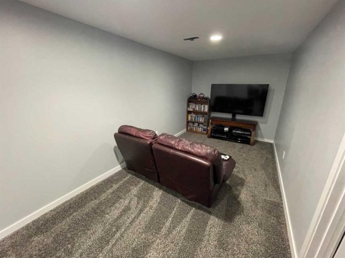 10605 107 Street Close, Fairview, AB - Indoor