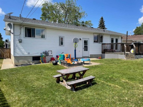 10605 107 Street Close, Fairview, AB - Outdoor With Deck Patio Veranda With Exterior