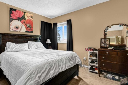 1111 7Th Avenue, Beaverlodge, AB - Indoor Photo Showing Bedroom