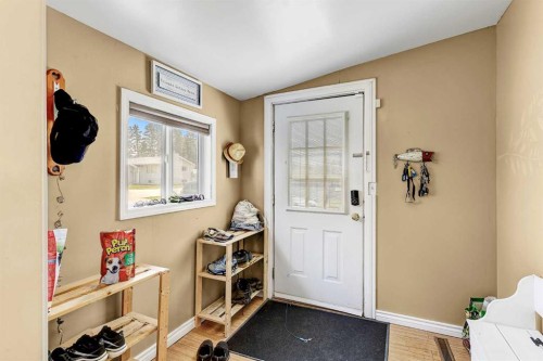 1111 7Th Avenue, Beaverlodge, AB - Indoor