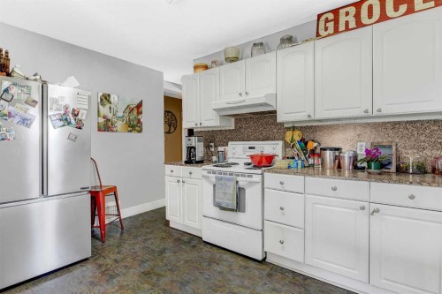 1111 7Th Avenue, Beaverlodge, AB - Indoor Photo Showing Kitchen