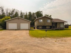 4914 52 Street  Eaglesham, AB T0H 1H0