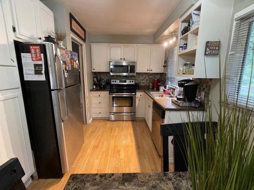 4721 55Th Avenue, High Prairie, AB - Indoor Photo Showing Kitchen