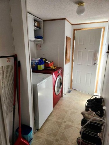 46 5812 Street Nw, High Prairie, AB - Indoor Photo Showing Laundry Room