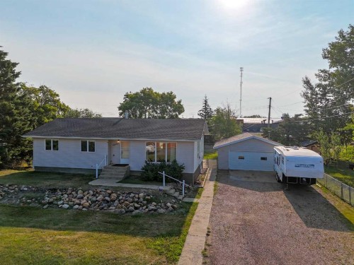 10105 102 Street, La Crete, AB - Outdoor