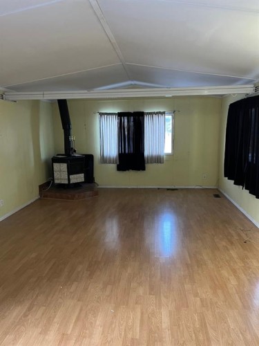 9913 80 Avenue, Peace River, AB - Indoor