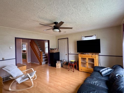 11205 103 Avenue, Fairview, AB - Indoor