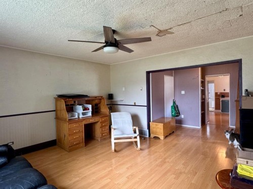 11205 103 Avenue, Fairview, AB - Indoor